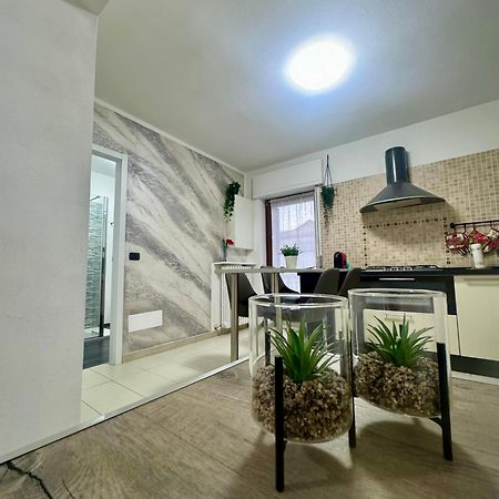 Casa Alessio - Elegante Appartamento Nel Cuore Di Cesano Maderno Dış mekan fotoğraf