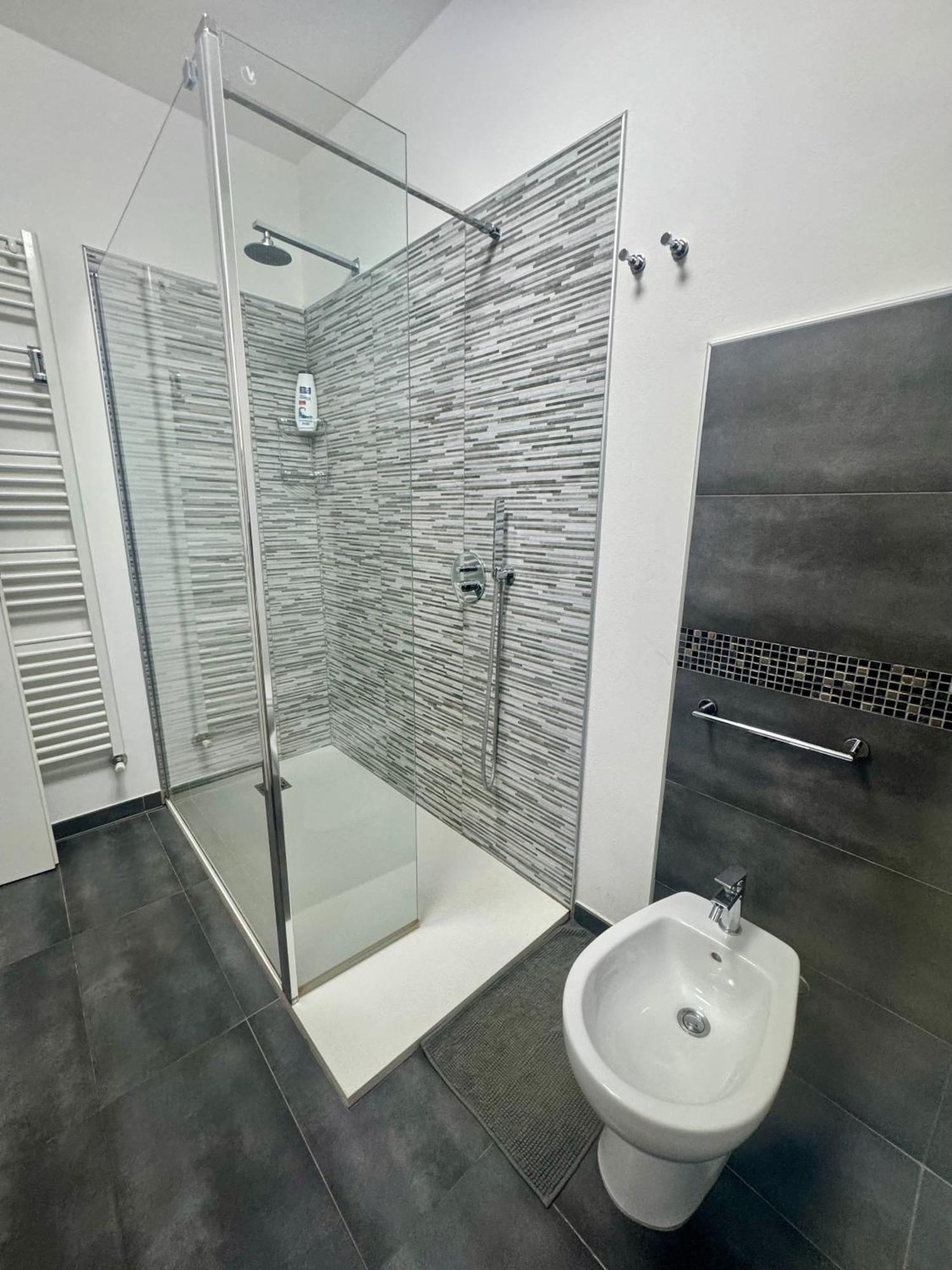 Casa Alessio - Elegante Appartamento Nel Cuore Di Cesano Maderno Dış mekan fotoğraf