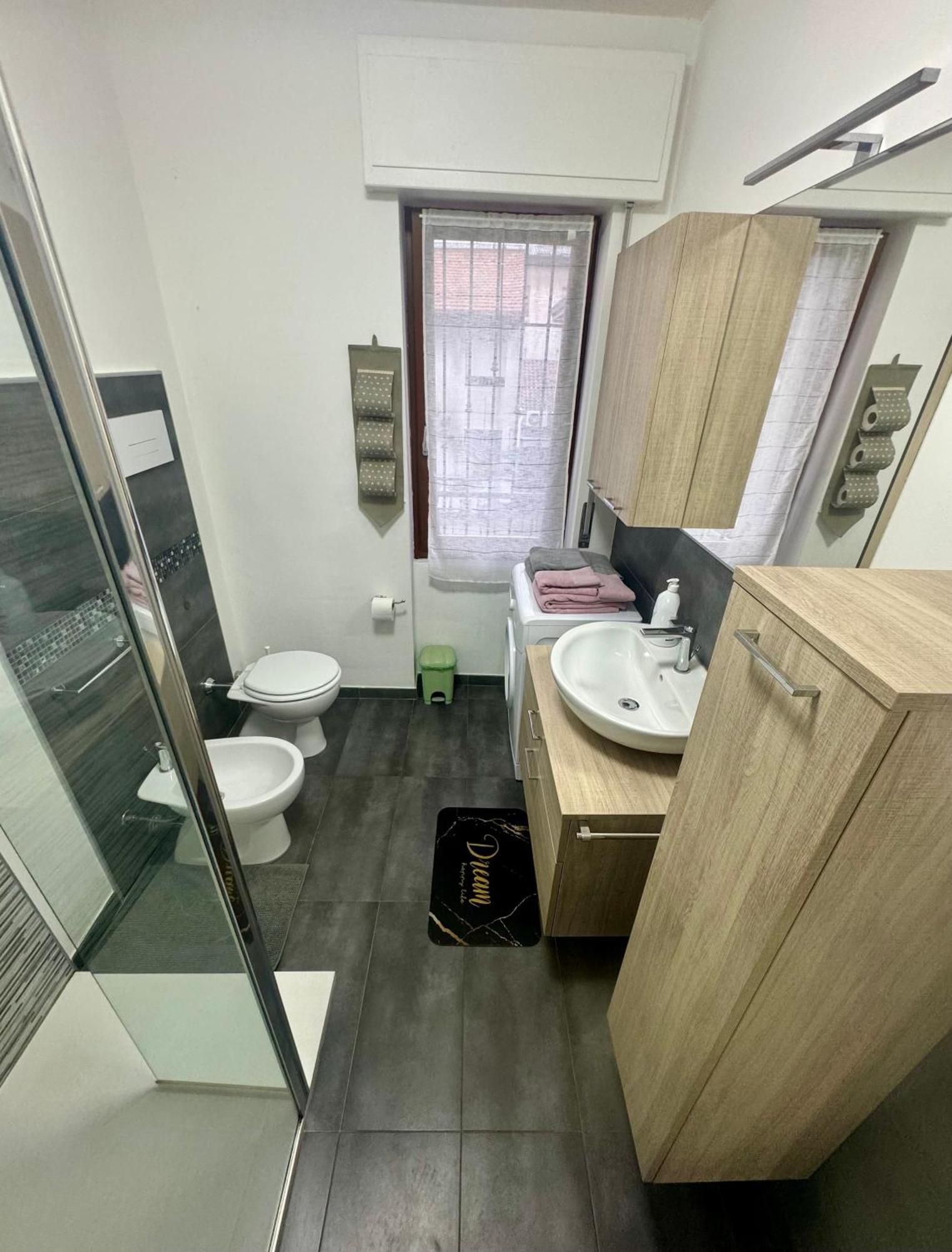 Casa Alessio - Elegante Appartamento Nel Cuore Di Cesano Maderno Dış mekan fotoğraf